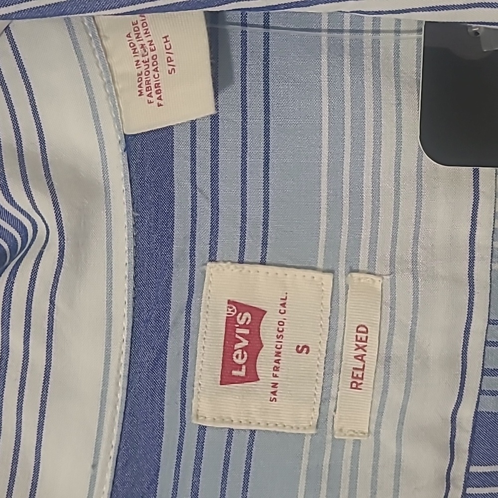 NWT Levi's Men's Casual Blue and White Striped Shirt - Picture 2 of 7